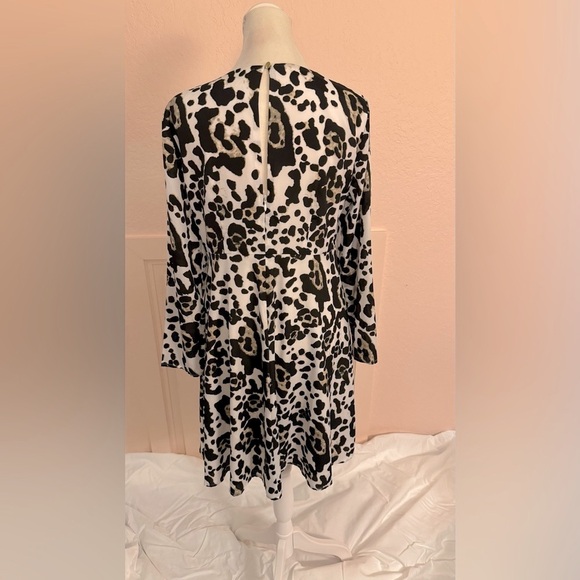 CeCe By Cynthia Steffe 'Asha' Animal Print Mini Babydoll Dress - Picture 3 of 7